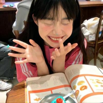色肉毒蝎女